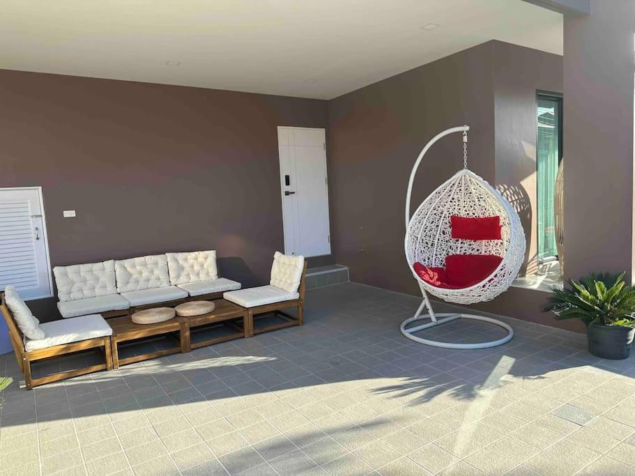 Southern Peak Pool Villa Huay Yai Pattaya บ้านห้วยใหญ่ ภายนอก รูปภาพ