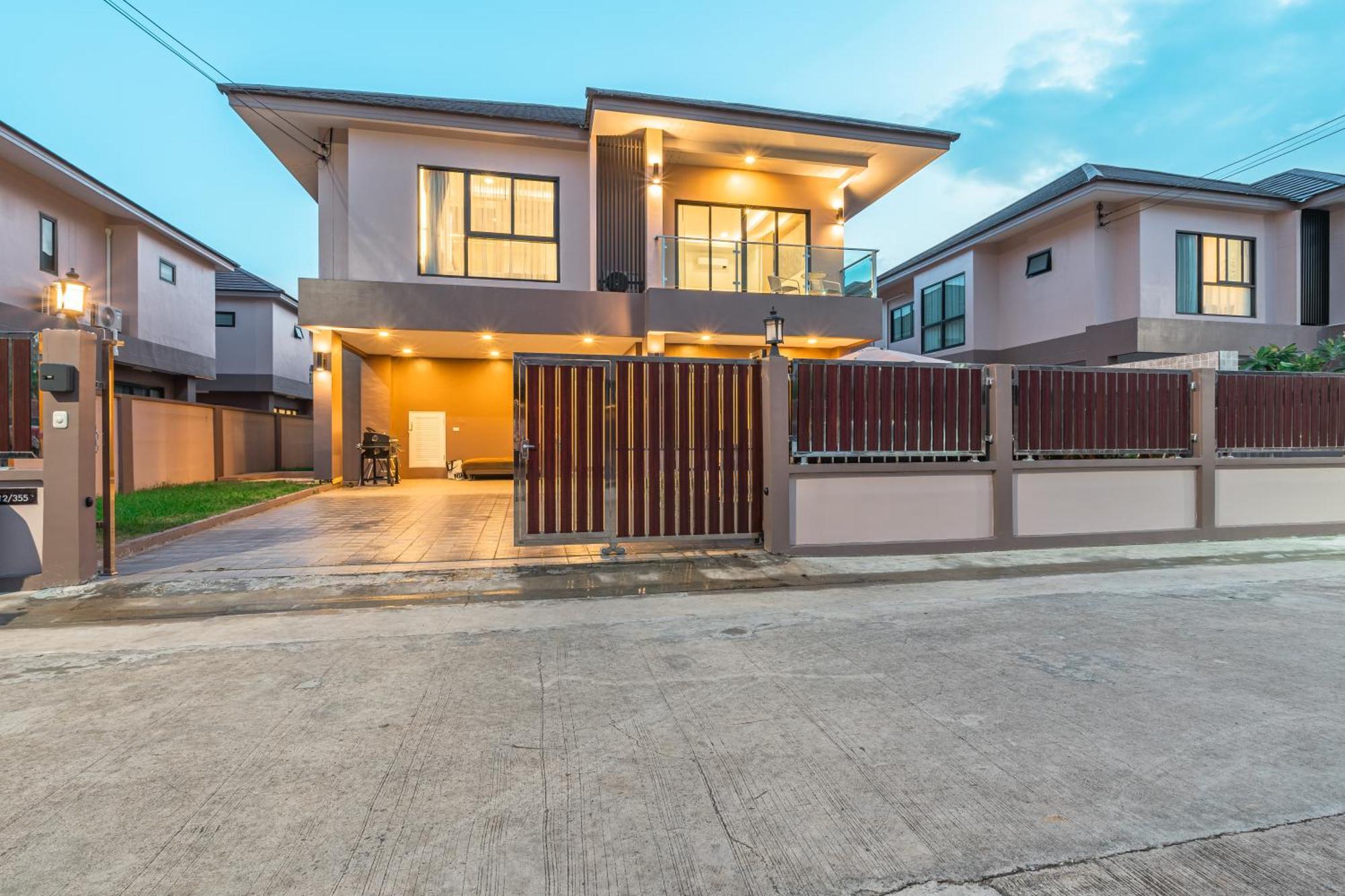 Southern Peak Pool Villa Huay Yai Pattaya บ้านห้วยใหญ่ ภายนอก รูปภาพ